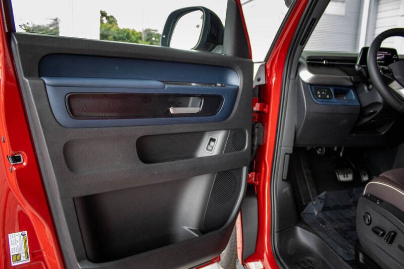 2025 Volkswagen ID. Buzz Pro S Plus