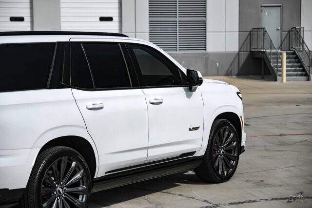 2025 Cadillac Escalade-V