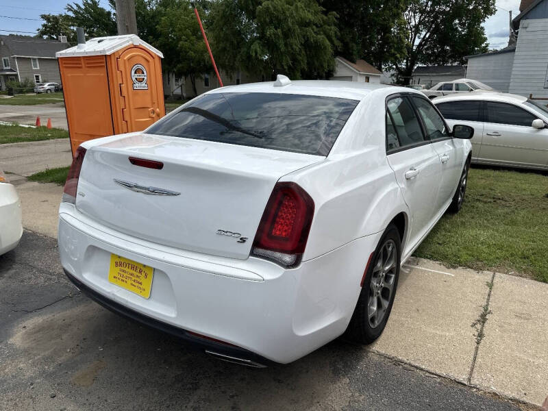 2017 Chrysler 300 S