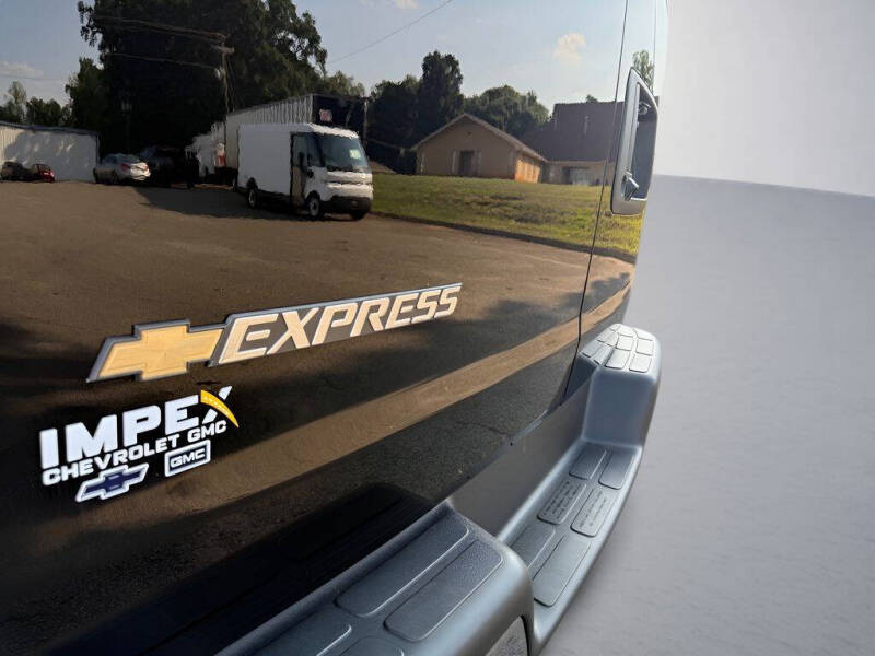 2026 Chevrolet Express 2500