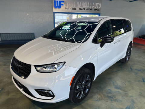 2024 Chrysler Pacifica Touring