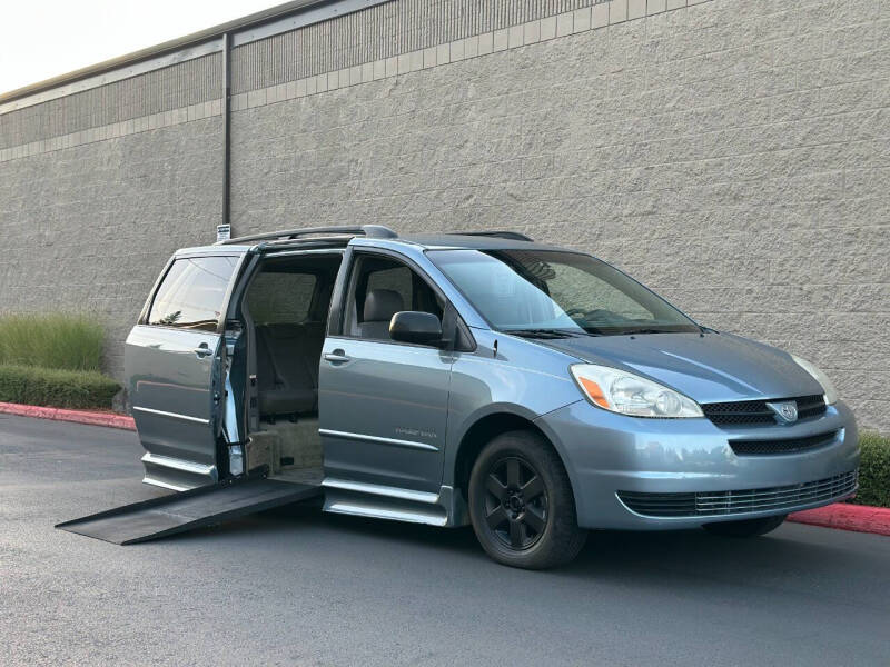 2005 Toyota Sienna LE