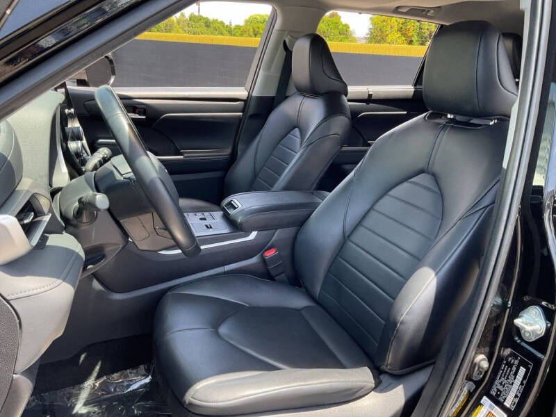 2023 Toyota Highlander XLE