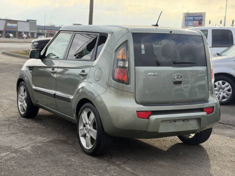 2011 Kia Soul +