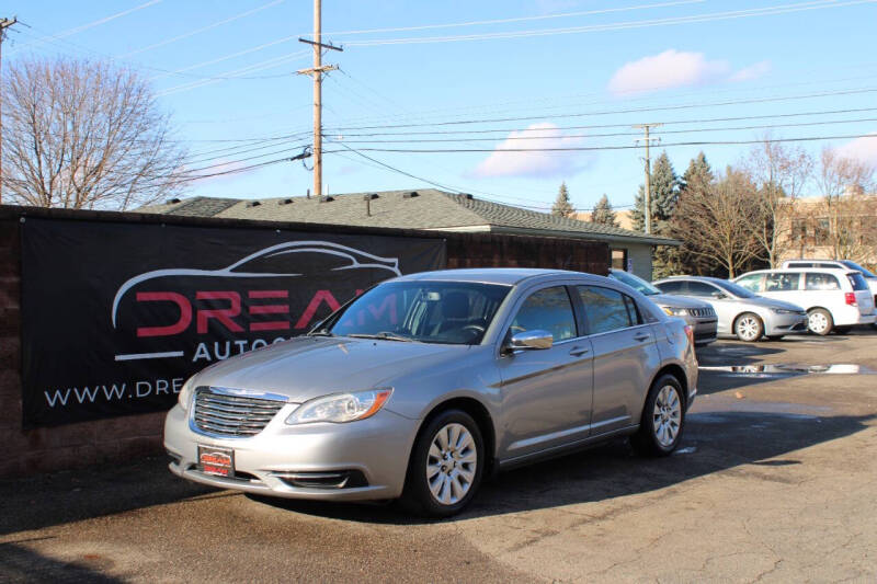 2013 Chrysler 200 for sale at Dream Auto Group in Shelby Township MI