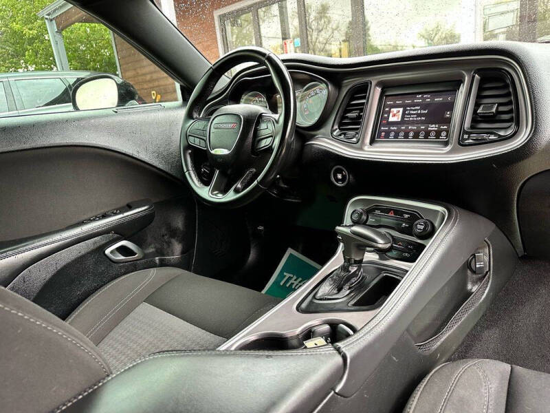 2020 Dodge Challenger SXT