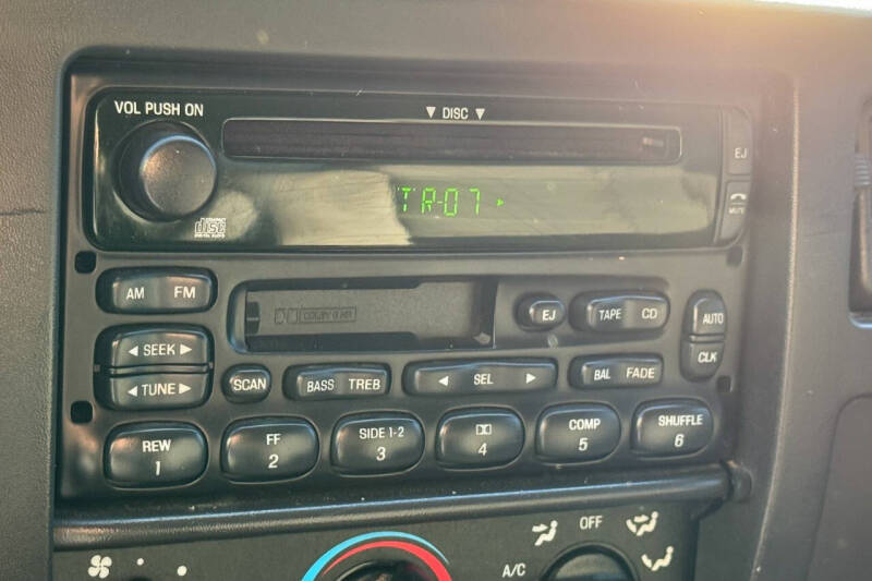 2005 Ford Excursion XLT