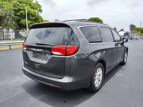 2020 Chrysler Voyager LXi