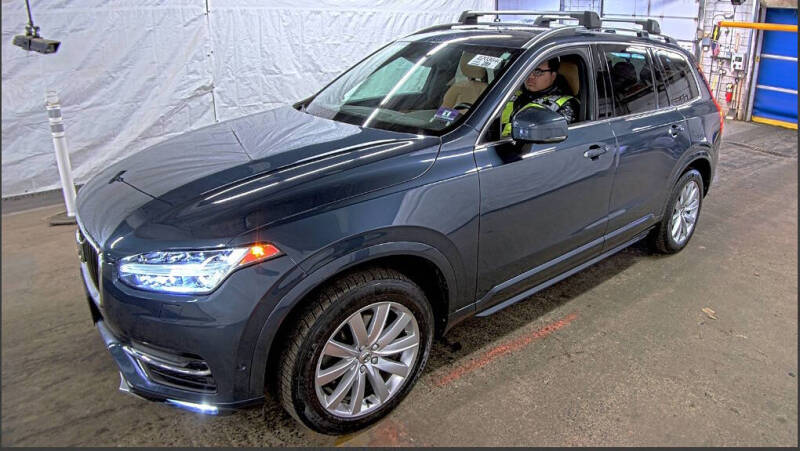 2018 Volvo XC90 T5 Momentum 7-Passenger