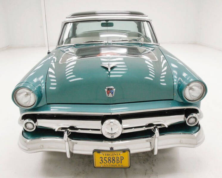 1954 Ford Crestline