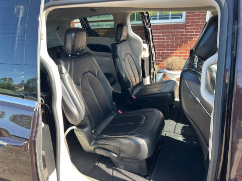 2017 Chrysler Pacifica Touring-L