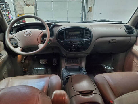 2005 Toyota Sequoia SR5