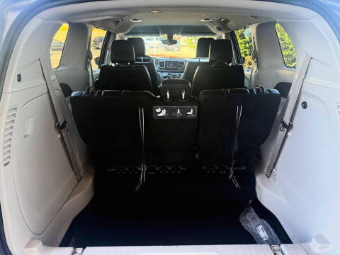 2020 Chrysler Pacifica Touring L