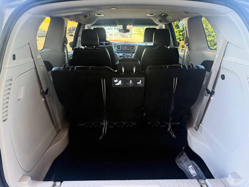 2020 Chrysler Pacifica Touring L