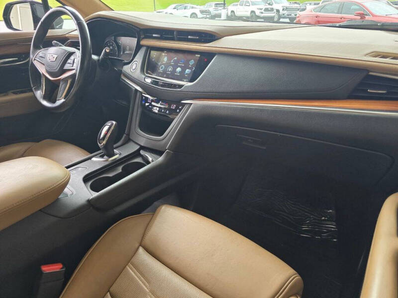 2019 Cadillac XT5 Platinum