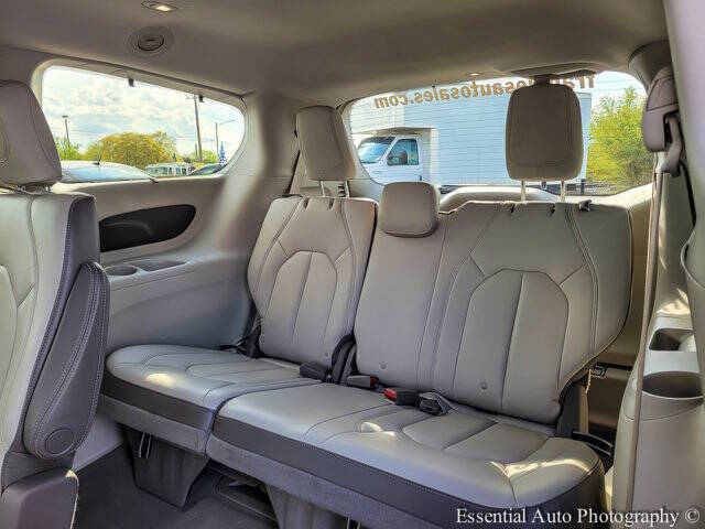 2017 Chrysler Pacifica Touring-L