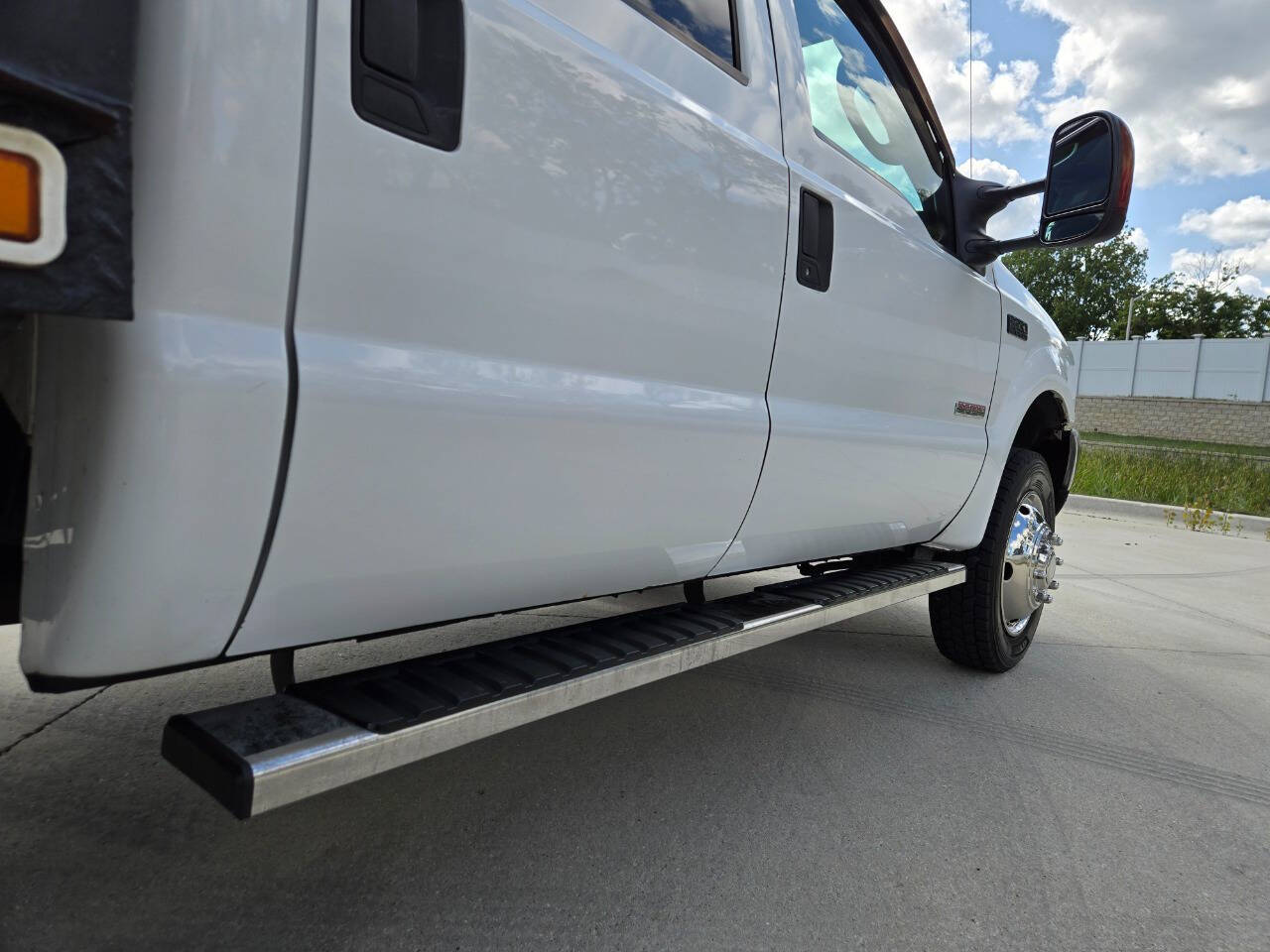 2004 Ford F-550 Super Duty 36