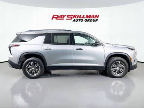 2024 Chevrolet Traverse LT