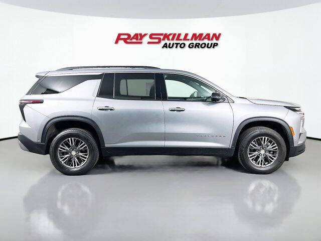 2024 Chevrolet Traverse LT