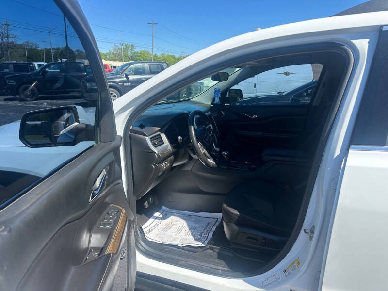 2018 GMC Acadia SLE-2