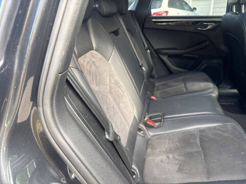 2017 Porsche Macan