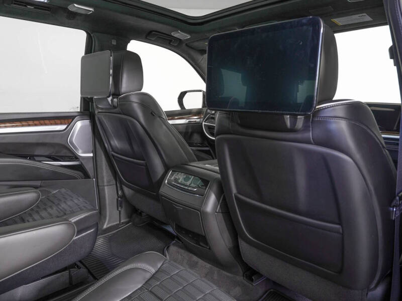 2025 Cadillac Escalade Sport Platinum