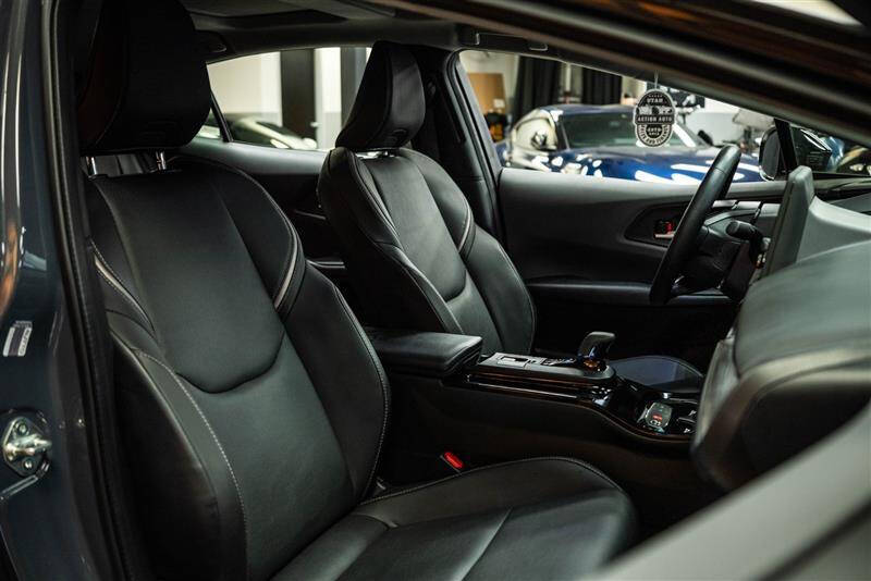 2025 Toyota Prius LE