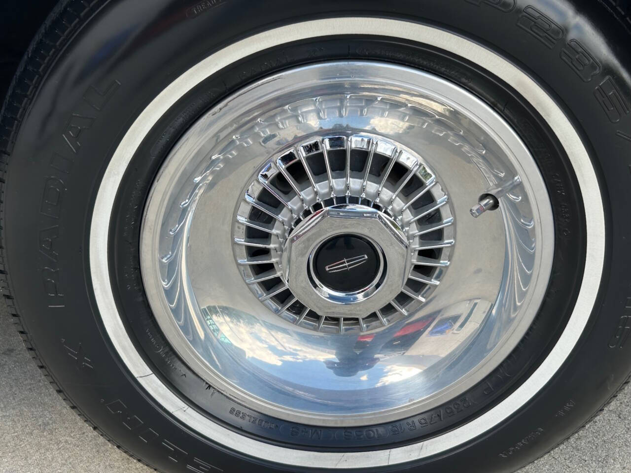 1975 Lincoln Continental 13