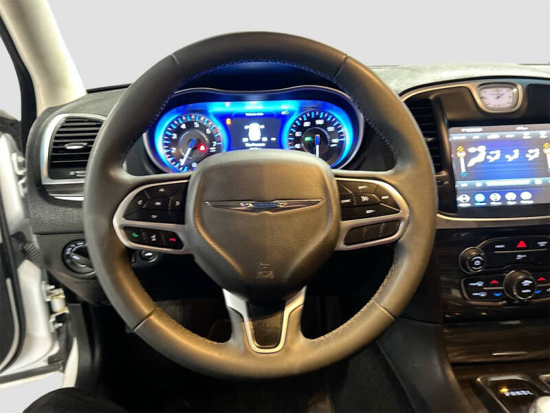 2022 Chrysler 300 Touring