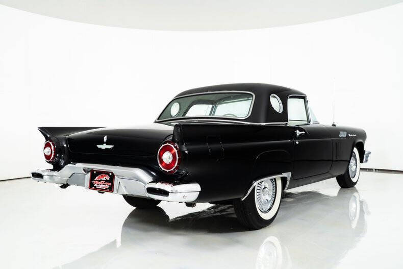 1957 Ford Thunderbird