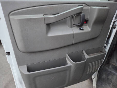 2017 Chevrolet Express 2500