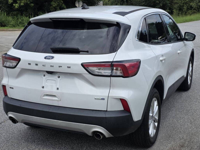 2020 Ford Escape SE