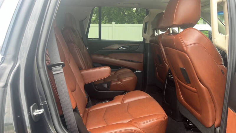 2019 Cadillac Escalade Luxury