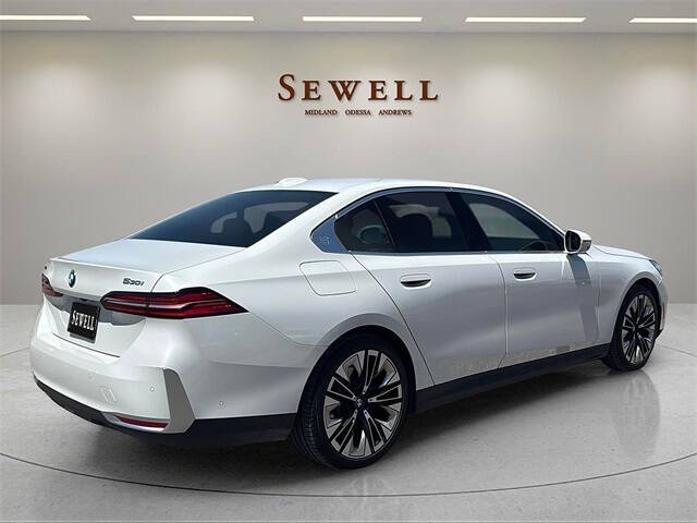 2025 BMW 5 Series 530i xDrive