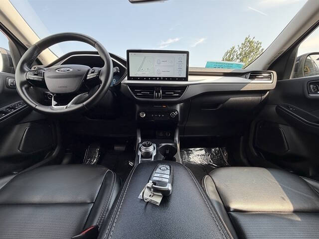 2025 Ford Escape Platinum