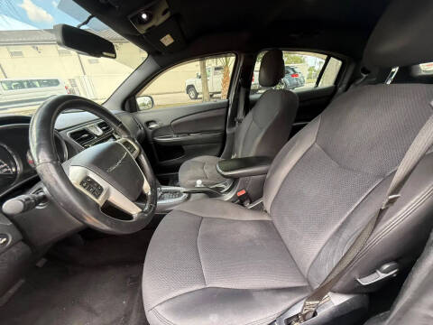 2013 Chrysler 200 Touring