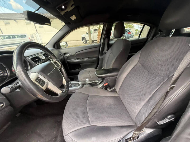 2013 Chrysler 200 Touring