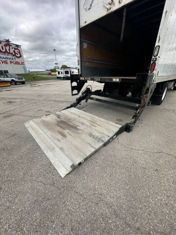 2017 Freightliner M2 106