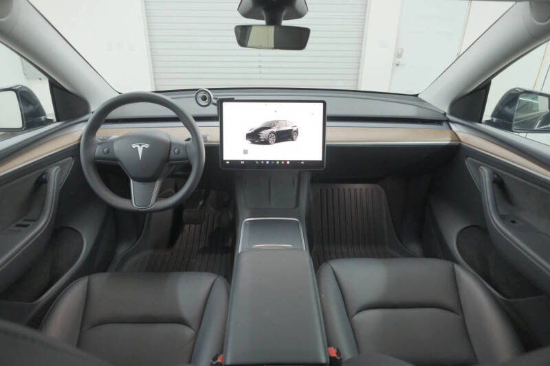 2024 Tesla Model Y Long Range