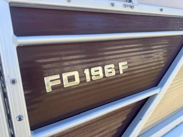 2018 Hurricane Fundeck FD196F deck