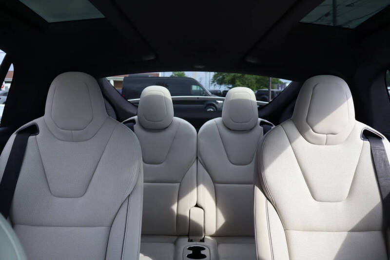 2022 Tesla Model X Plaid