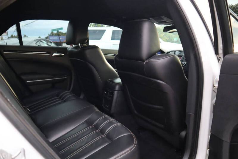 2019 Chrysler 300 S