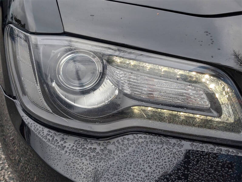 2022 Chrysler 300 S V8