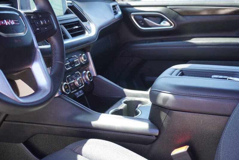 2023 GMC Yukon SLE