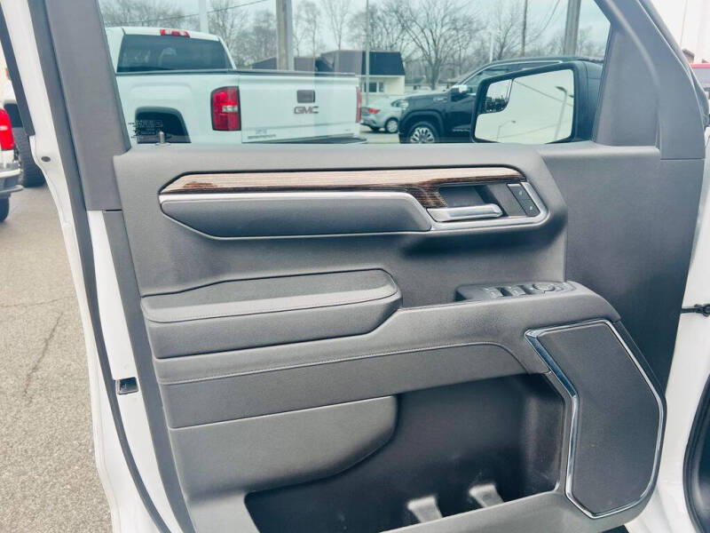 2023 GMC Sierra 1500 Elevation Standard