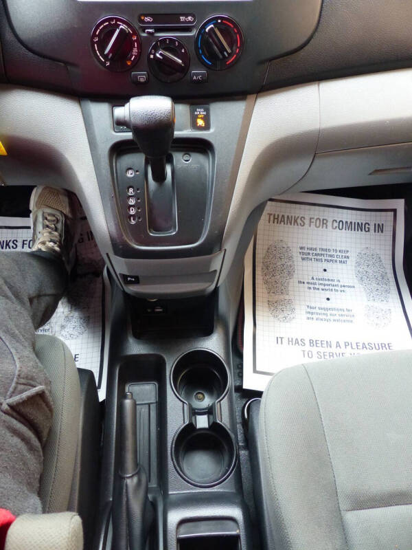 2021 Nissan NV200 SV