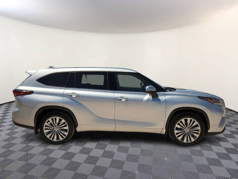 2024 Toyota Highlander Platinum