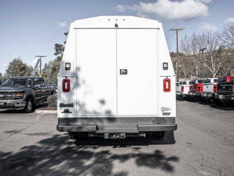 2024 Ford E-Series
