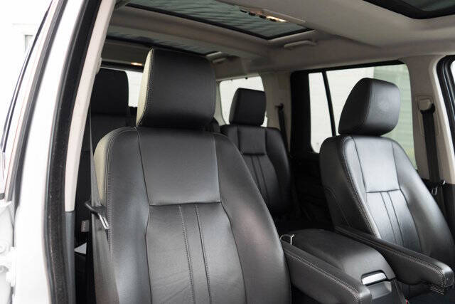 2016 Land Rover LR4 35