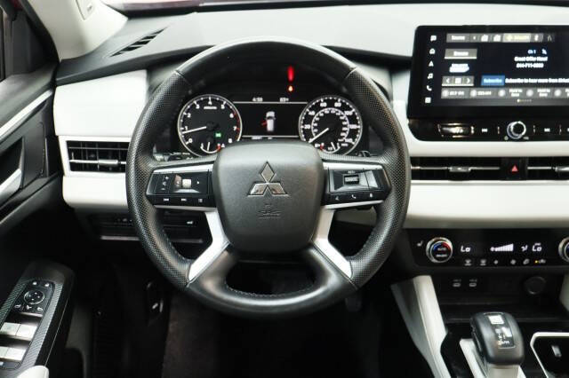 2025 Mitsubishi Outlander SE